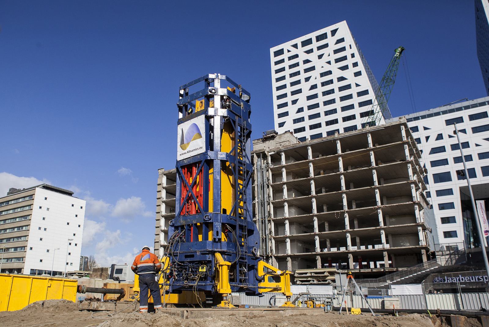 StatRapid device ready in Down Town Utrecht to perform Rapid Load Testing